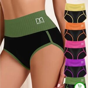Women's High-Waisted Shorts - Black and Green